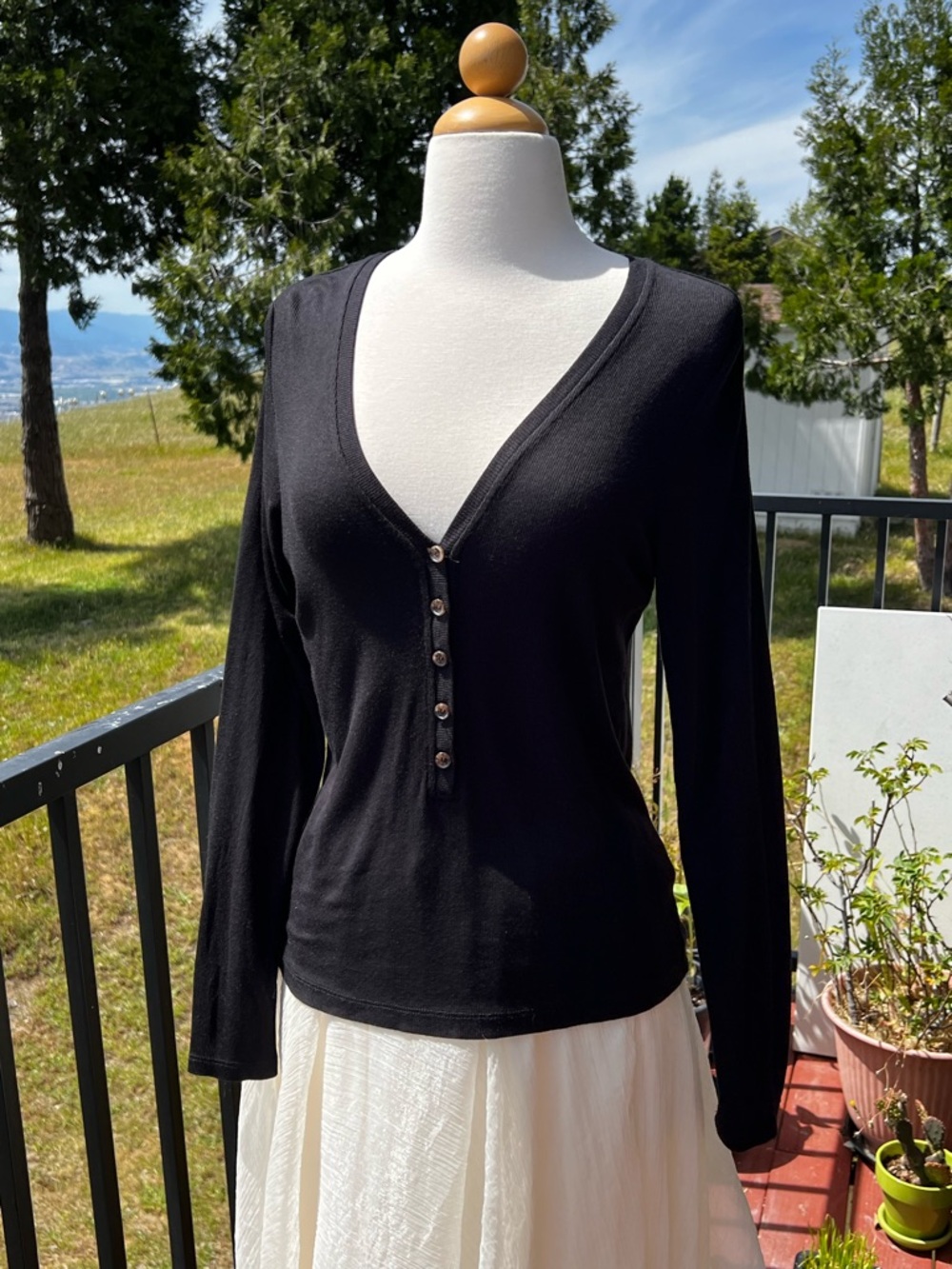 Marine Layer Size Large/L Black Deep Neck Ribbed Modal Top